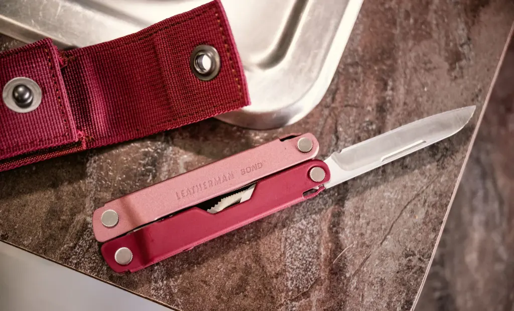 Leatherman Bond - HEATHERED CRANBERRY